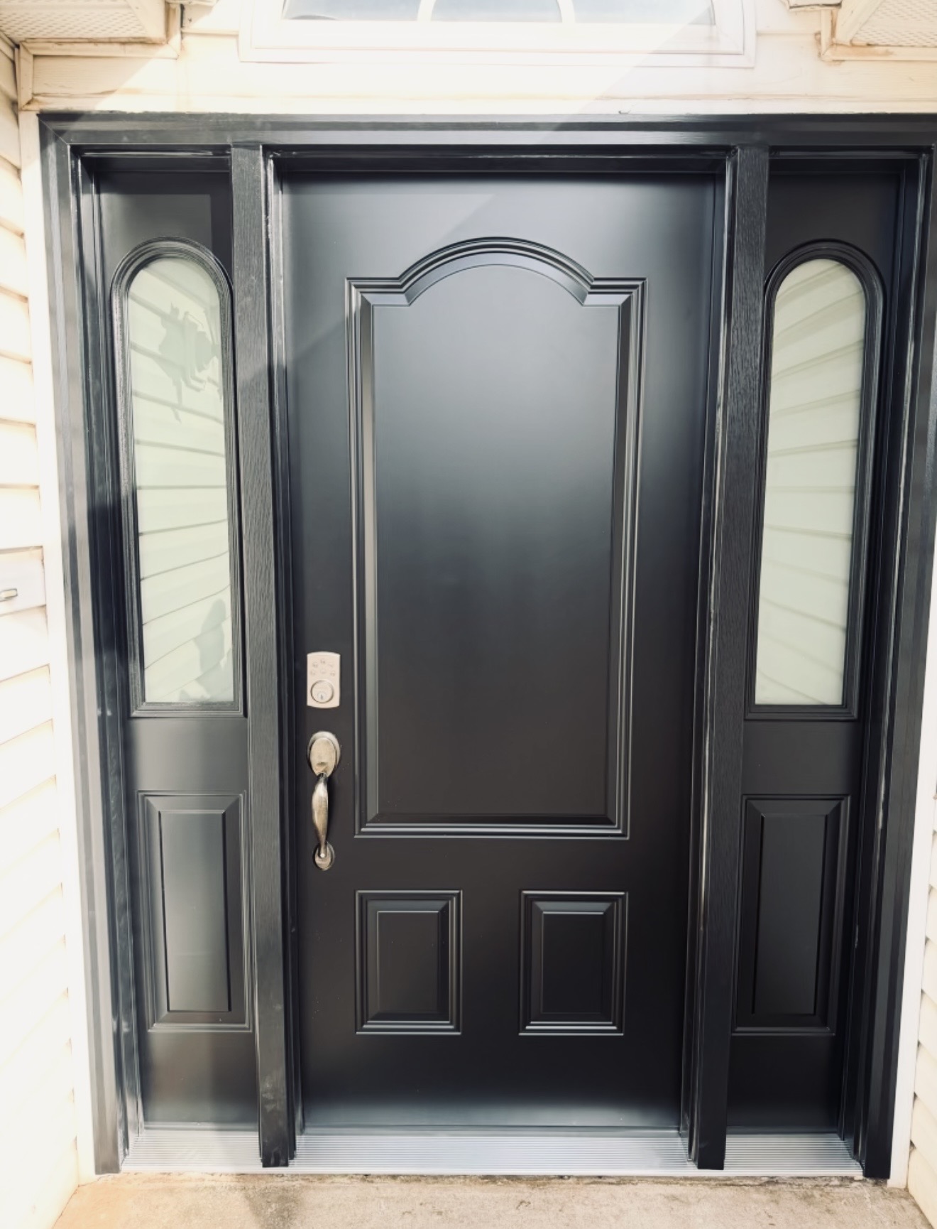 Front entry door after installation